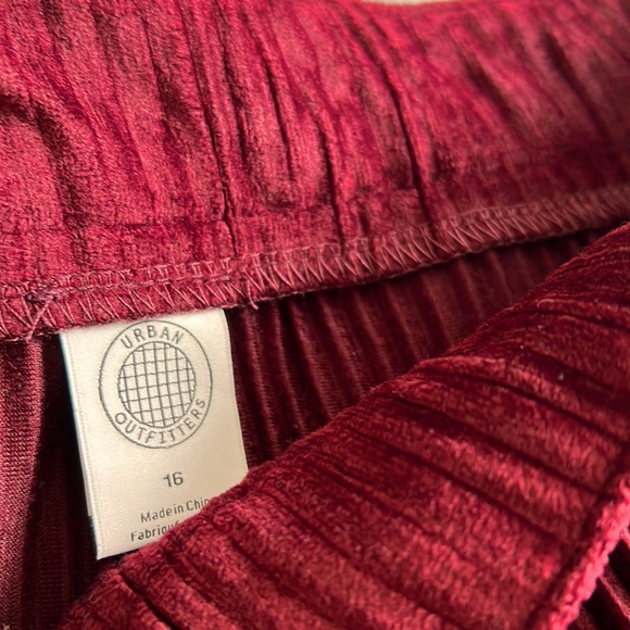 Urban outfitters size 16 softest corduroys ever felt. Has a bell bottom. NWOT. - Picture 1 of 5